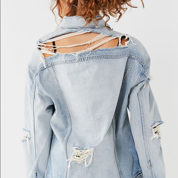 Levi’s Oversized Destroyed Denim Jacket - Picture 11 of 11
